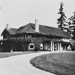 The Grand Old Lady of Lakewood; TCGC's second clubhouse. Built in 1910, destroyed by fire in 1961.
